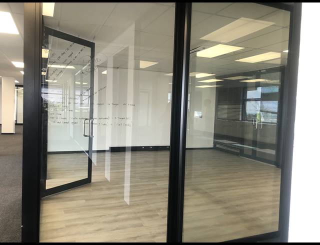 213M² SERVICED OFFICE TO LET IN SANDHURST